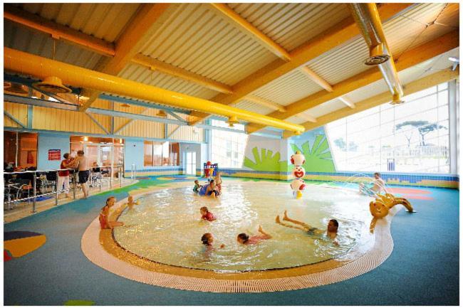 הייקליף 127Cs Hoburne Naish Holiday Park מראה חיצוני תמונה